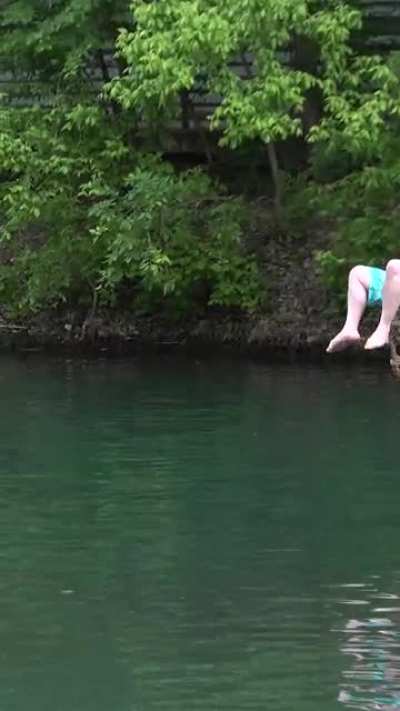 Professionally knocking people off their paddle boards: The Splash’athon