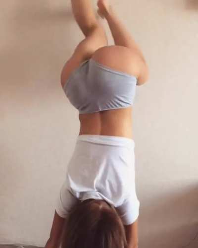 Upside-down twerk