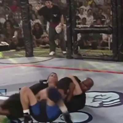 One of the best professional knockouts ever