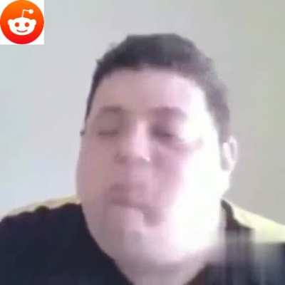 Tiktok çeken biri görünce ben: