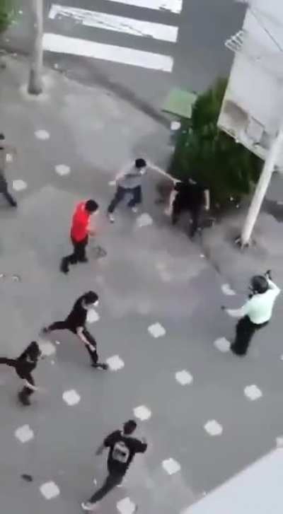 Protestors in Iran show how it's done