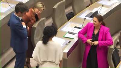 Benjamin Dalle neemt de nodige voorzorgsmaatregelen wanneer hij Sjoemelpoedel ziet