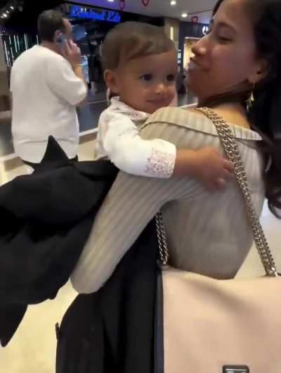 Baby sees Mom's twin for the first time