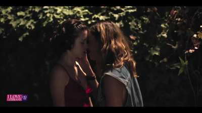 Isa Montalban (24) & Marina Orta (23) - 