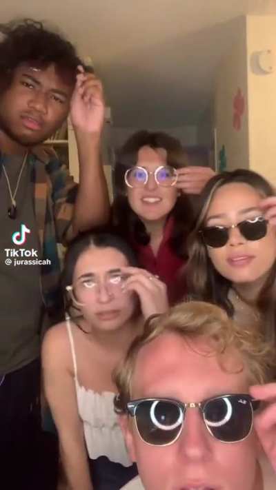This is how the CASPer actors talk to the camera 💀