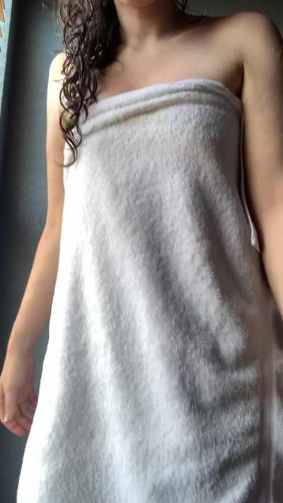 do you like the way I drop my towel for you?