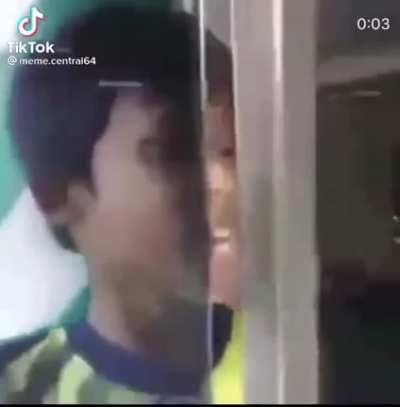:V