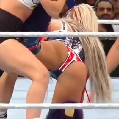 LIV MORGAN HAS PERFECT BUNS...🍑