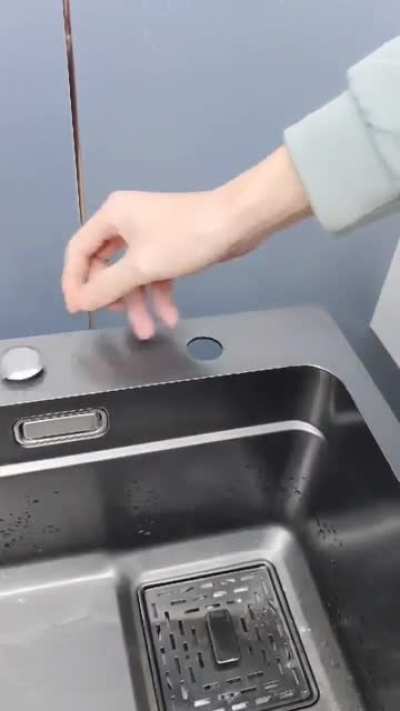 Kitchen sink accessory to easily wash bottles and glasses