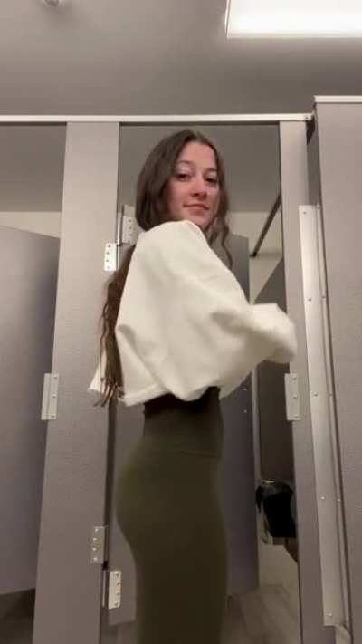 Tight ass in Lulus