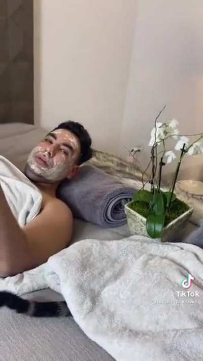 I was having a spa day with my human when the spa's owner comes in, disturbs us and refuses a refund. Can I sue for compensation?