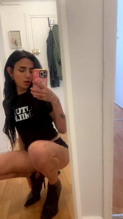 Wanna see if you can break these heels ?