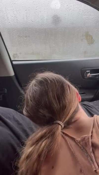 car blowjobs are underrated!!