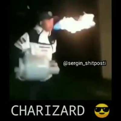 Título tá jogando Pokémon go