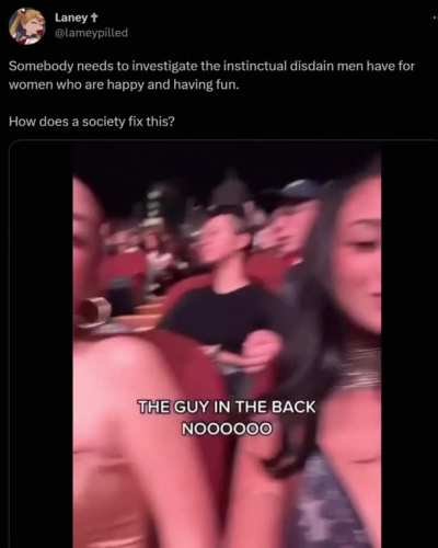 Twitter user steps out in the real world, makes ticktock videos in a PUBLIC PLACE which leads her to get awkward looks from people who don't wanna be recorded. Then complaints about misogyny.