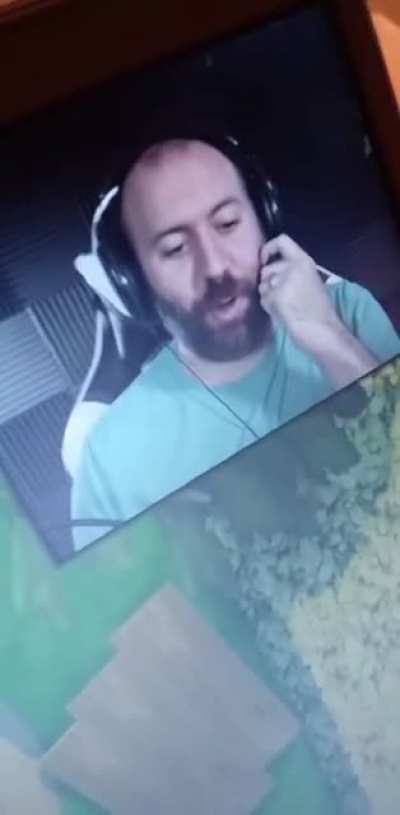 I couldn't screen record but here, I recorded this and realized how beautiful it was-