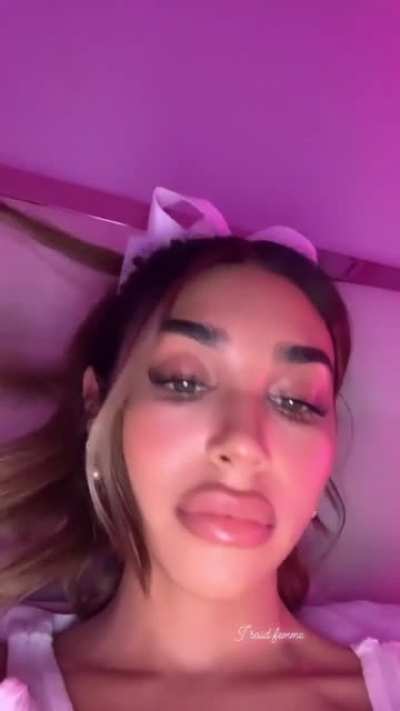 💋