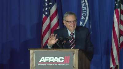 Joe Arpaio gets cheered by crowd for being 