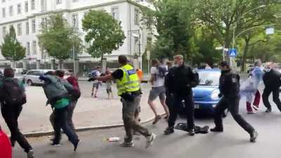 German Police Push, Tackle and Punch Citizens to Ensure Public Health