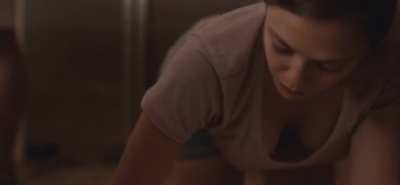 Elizabeth Olsen calling for a one from behind