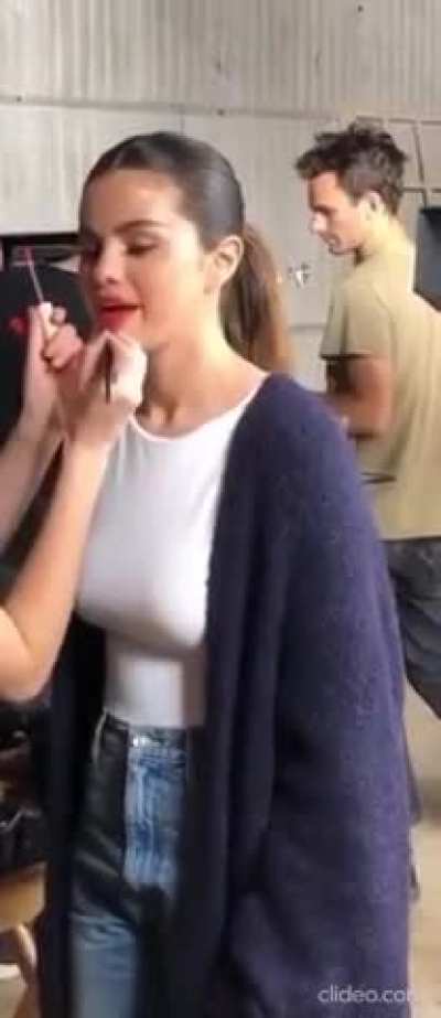 Braless Selena G