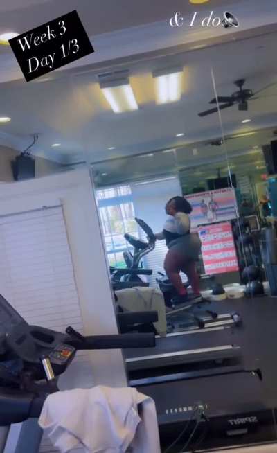 🏋🏾‍♀️