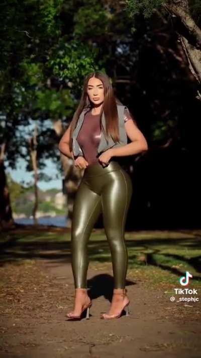Leather leggings
