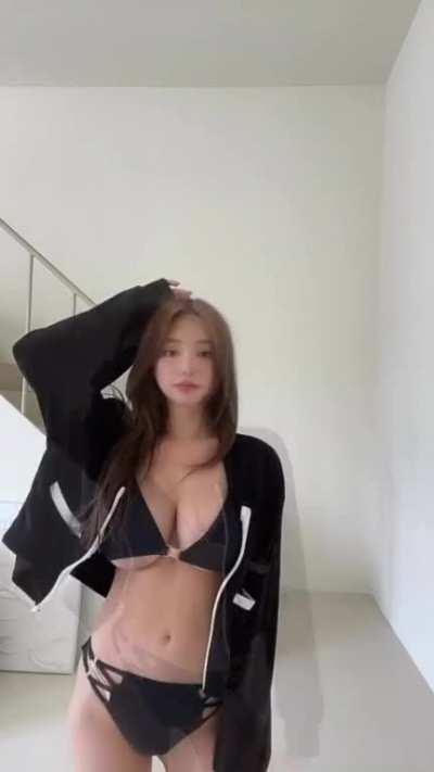 Black bikini