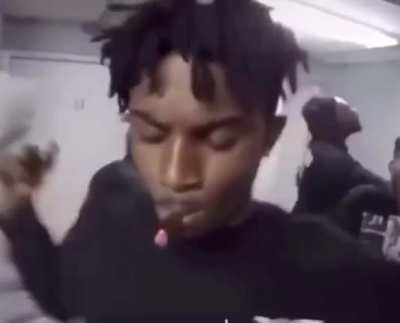 😀