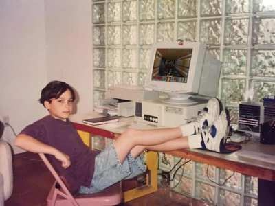 Even this picture from 1994 runs Doom!