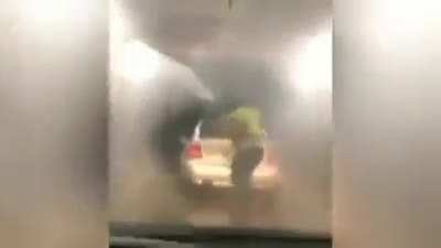 بموت