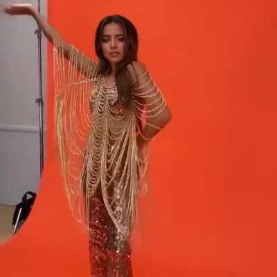 Some BTS footage of her album photoshoot