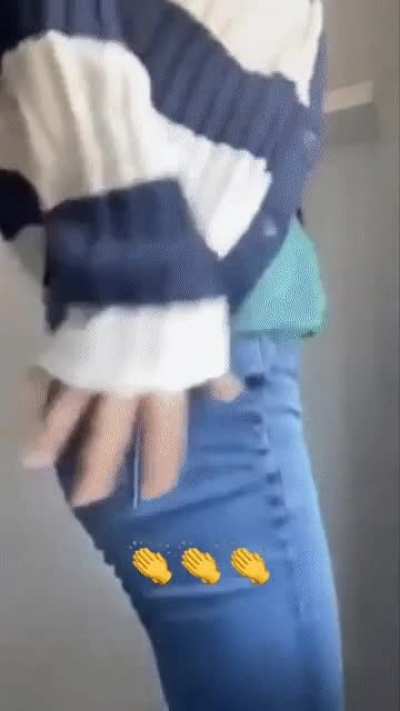 Jenna Ortega ass