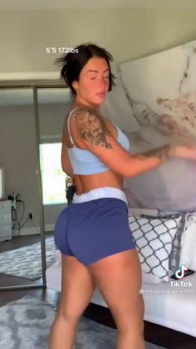 Booty for days