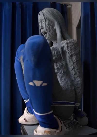From statue to dust
