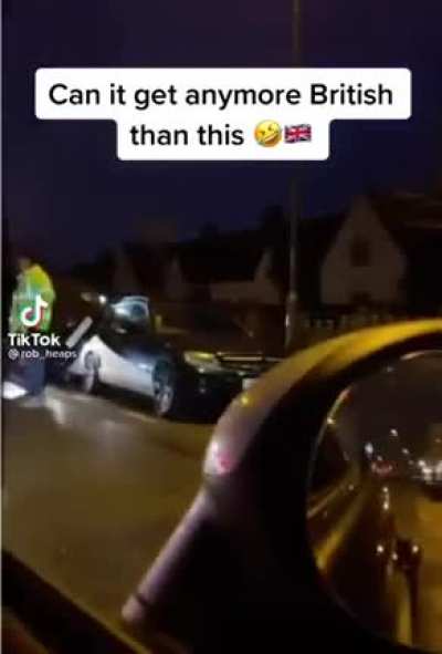 You gotta licence for parking mate?
