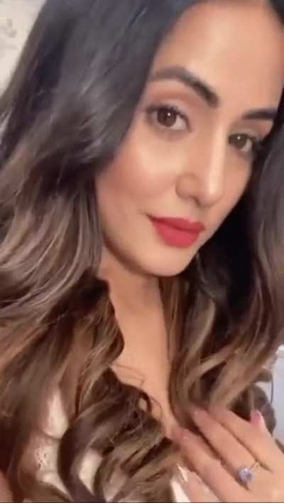 Hina Khan Luscious Lipstick Lips 