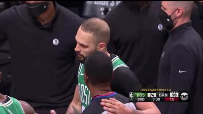 [Highlight] Kevin Durant and Evan Fournier having a friendly chat
