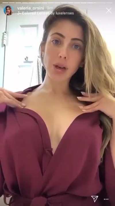 Valeria Orsini (@Val<wbr>eria_<wbr>Orsin<wbr>i)