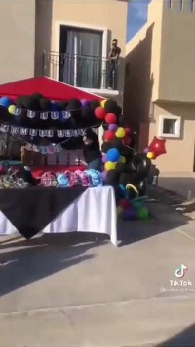 La vi moviendo la cola