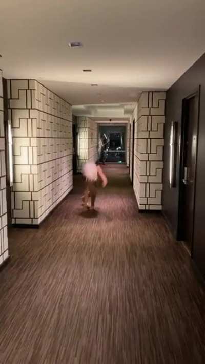 👀