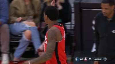 [Highlight] Kevin Porter Jr. hits the buzzer beater at the end of the second quarter to put the Rockets up by double digits over the Mavericks