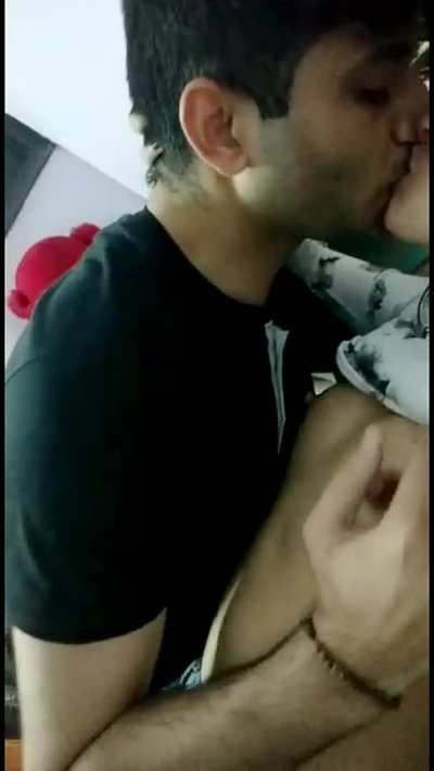 VERY BEAUTIFUL Newly Married INDIAN GIRL Got EXTREMELY HORNY🥵 Must Watch - 4 Videos got L€ake<wbr>d😍🔥 r/vilen_backup |