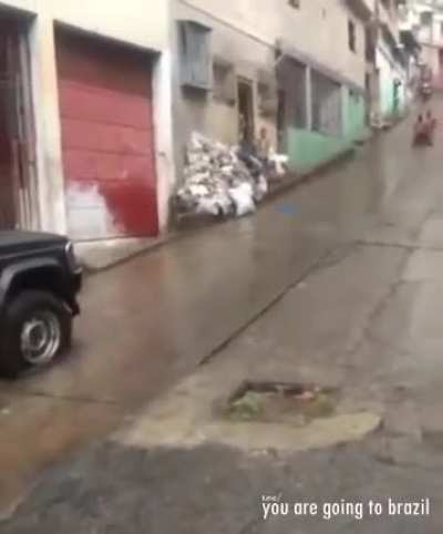Waterslide favela edition