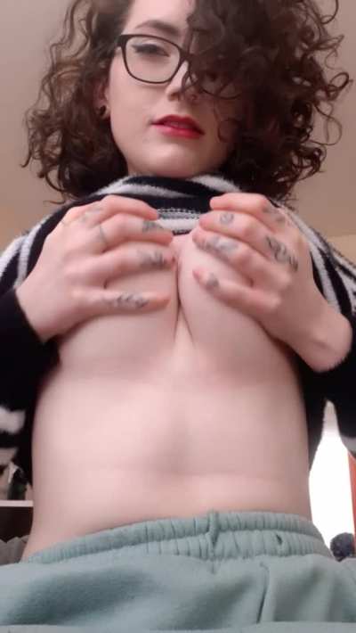 I love showing off my tits here (drop)