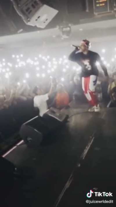 The energy here is insane. I wasnt even there but still felt that trough the screen. R.I.P legend, may youre soul rest in heven 🙏🏻
