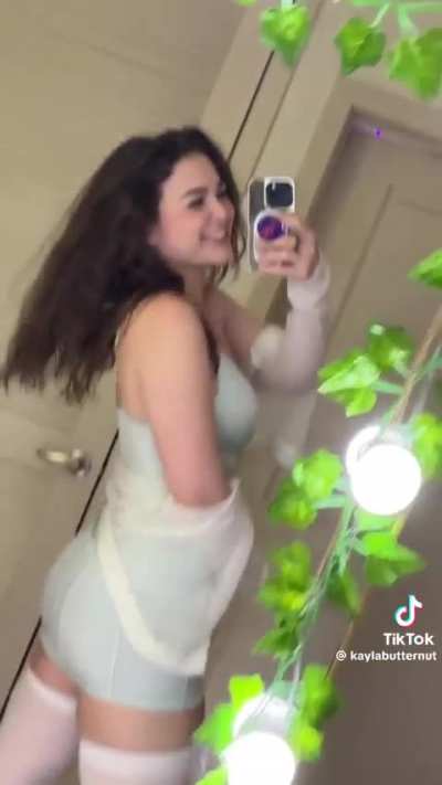 @kayl<wbr>abutt<wbr>ernut