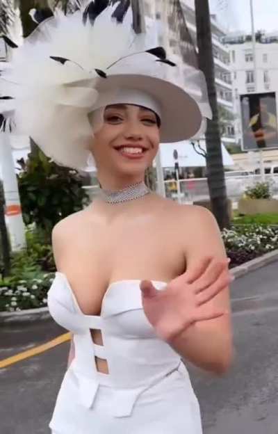 Özge Özacar
