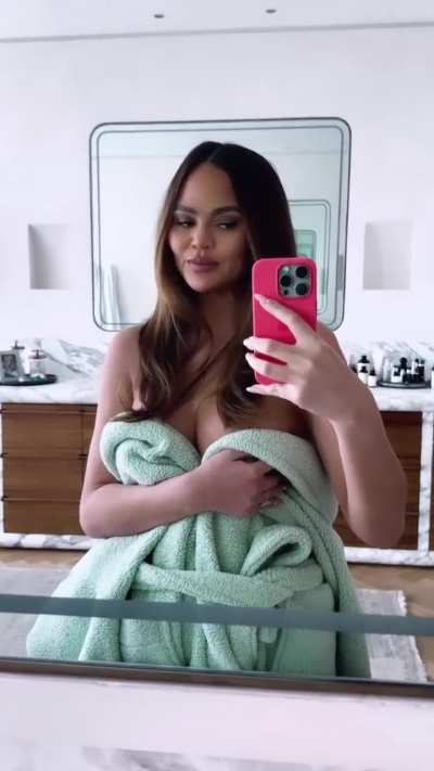 Robes can be sexy - November 29, 2023