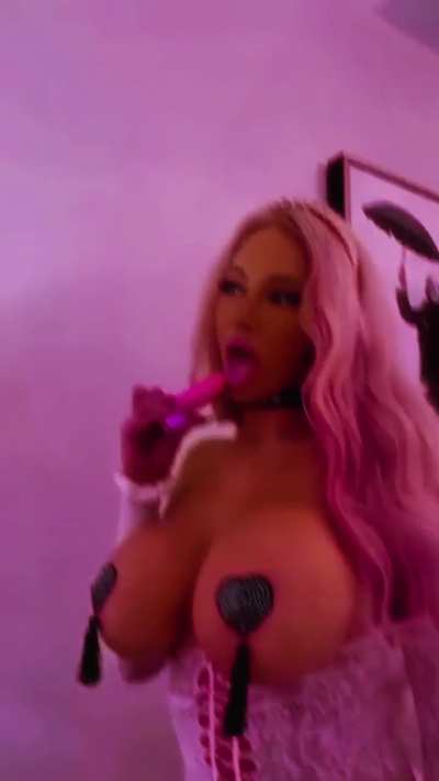 Nicolette Shea edit